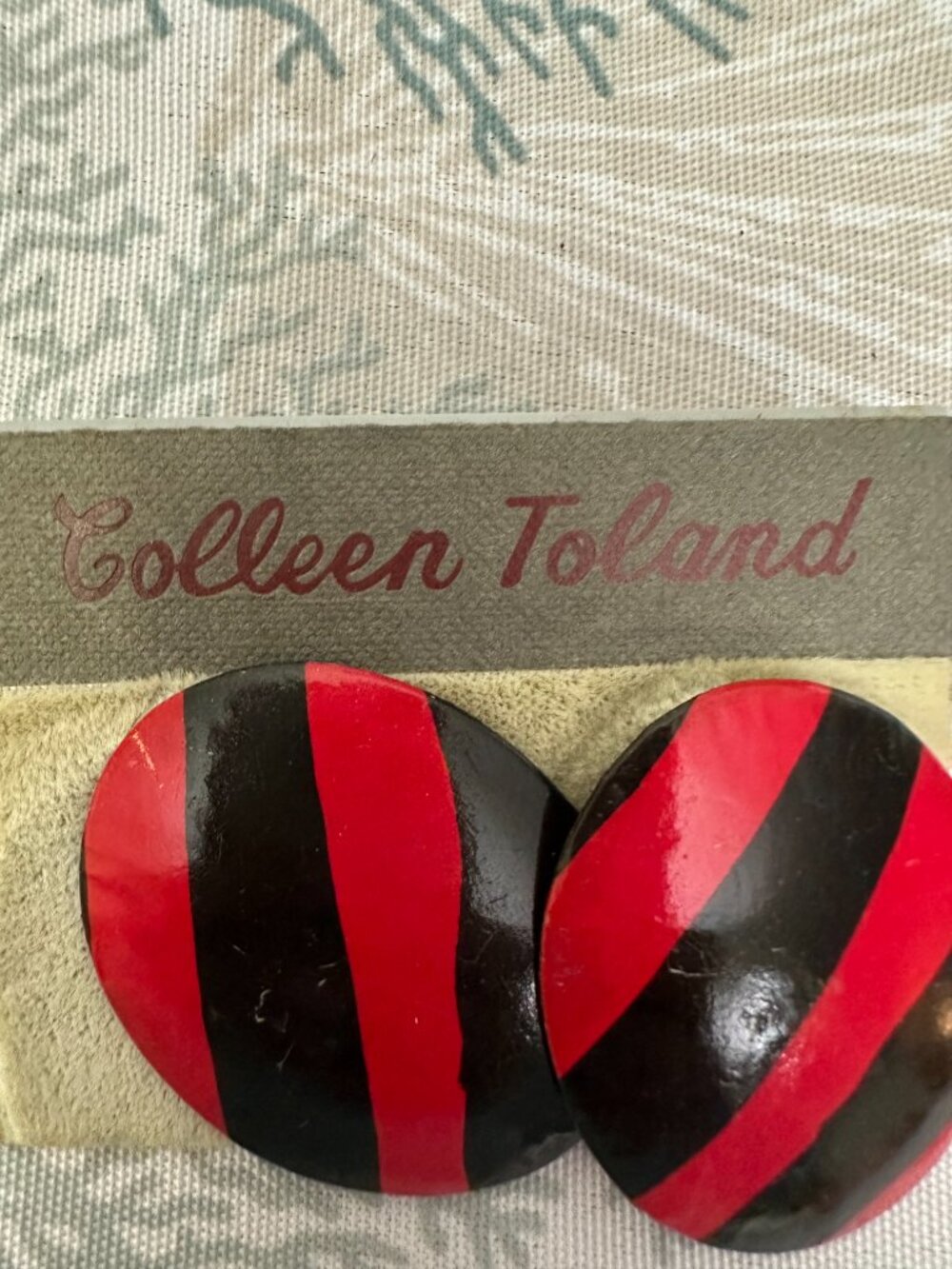 Vintage Colleen Toland Clip-On Earrings Red Black Striped Oval Resin Bold - Picture 2 of 3